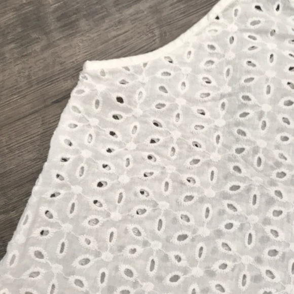 White floral top - Picture 2 of 2